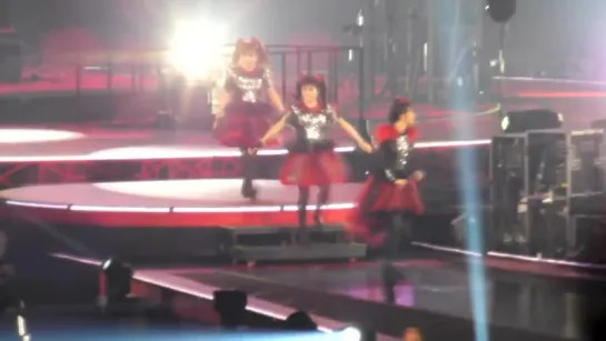 Su-Metal s slip at the Tokyo Dome Black Night Babymetal