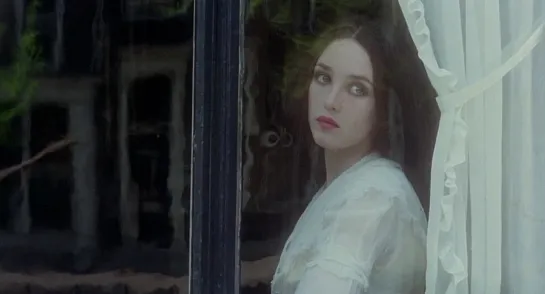 Isabelle Adjani 🪟 Nosferatu the Vampyre