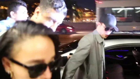 EXCLUSIVE - Robert Pattinson And FKA Twigs Keep Wedding Date Secret At LAX