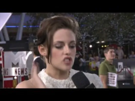 Eclipse Premiere - Kristen Stewart Interview - Official