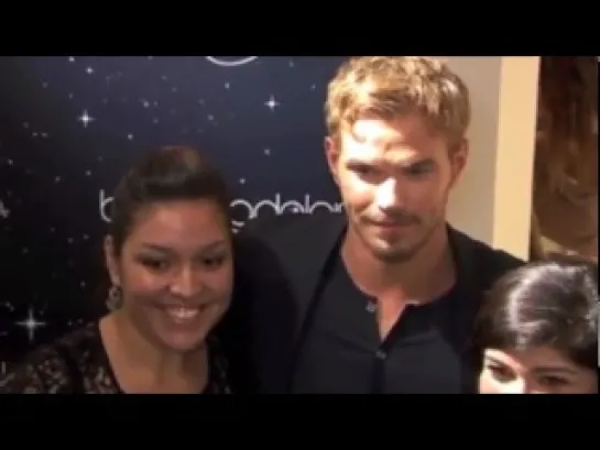 Twilight star Kellan Lutz signs autographs at Bloomingdales