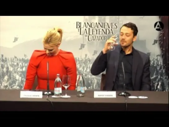 Kristen and Charlize at Press Conference in Madrid 17.05.2012