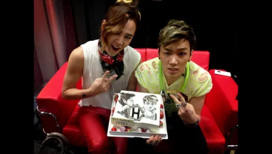 Team H. Laugh together/(I'm so ghetto).