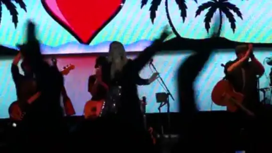 Meghan Trainor — Better When I'm Dancin' (Live @ MTrain Tour / New York)