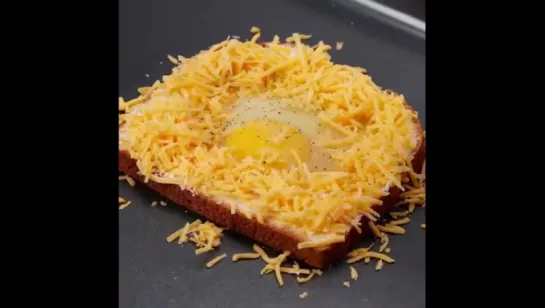 Cheesy Egg Toast