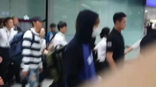 BTS 170513 HKG