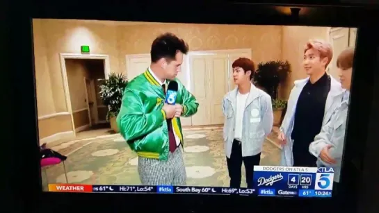 KTLA news & BTS 170331 22:00 pdt