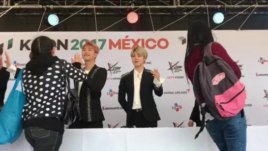 BTS Kcon 170317 hi touch