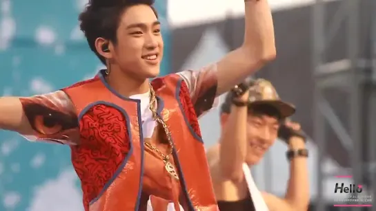 [Фанкам] 120811 | JJ Project - Hooked (фокус на Джинёна) @ Everland Summer Splash