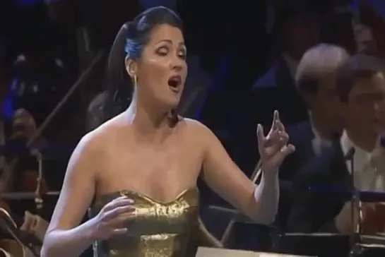 Anna Netrebko - Casta Diva