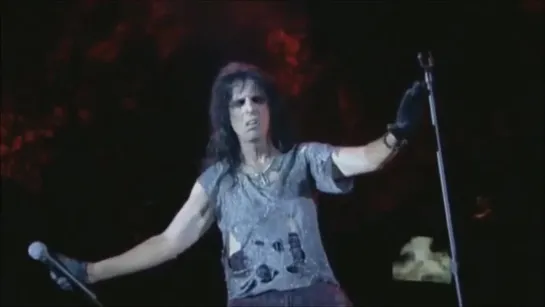 Alice Cooper - Take It Like a Woman / Only Women Bleed (London 19 July 2000)