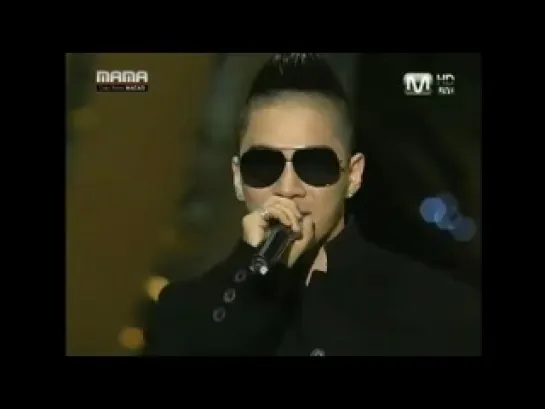 Taeyang for winning Best Male Solo Artist МАМА 2010