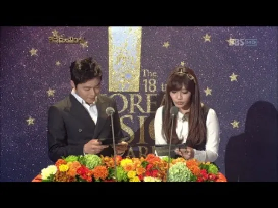 [TV] A PINK (EunJi) & Jo JungSuk CUT (121029 18th Korean Musical Awards)