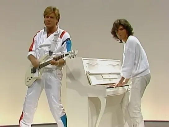 Modern Talking - Youre My Heart, Youre My Soul (ZDF Tele-Illustrierte 02.01.1985)