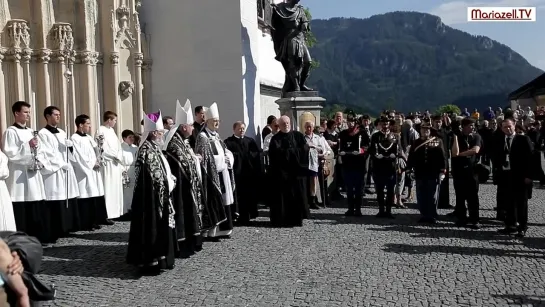 Trauerfeier um Dr. Otto von Habsburg in Mariazell - Empfang der Särge