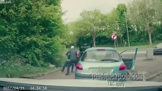 Brutal Road Rage fight Dashcam footage