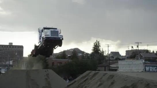 Longest ramp jump by a truck - Guinness World Records