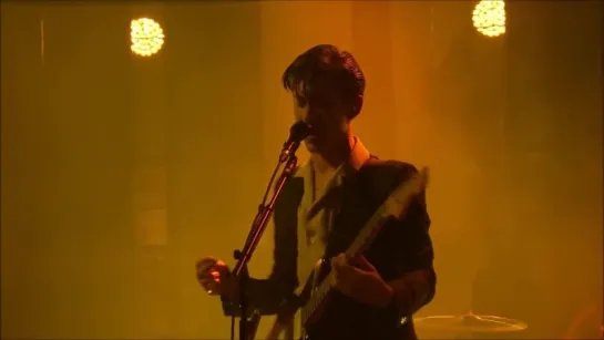 Arctic Monkeys - Old Yellow Bricks (Live)