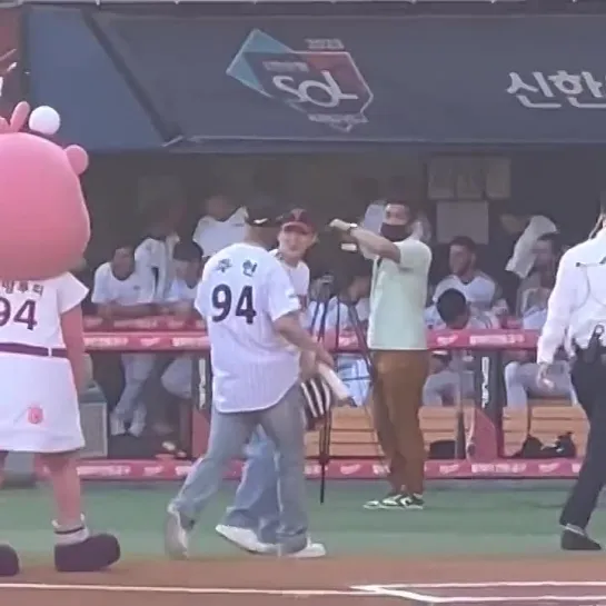 [VK][230616] MONSTA X (Kihyun focus) @ LG TWINS