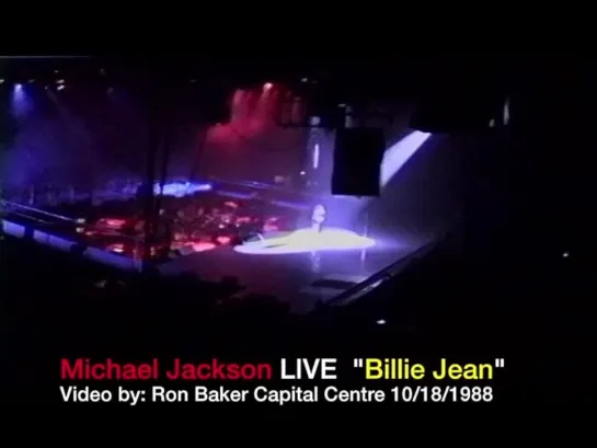 Michael performs "Billie Jean" LIVE