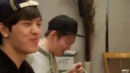 Changsub&Sungjae(ChangJae)-Changsube feeds the makne(2)