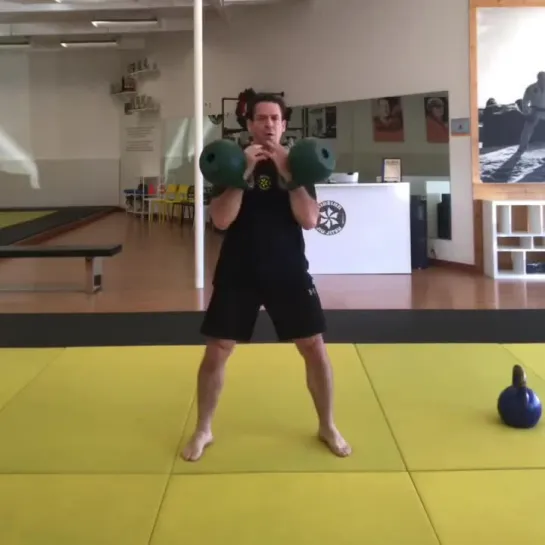 Double Kettlebell Complex (видео с канала Steve Cotter IKFF)