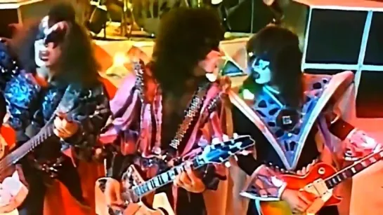 Kiss - Sure Know Something (Official Video)