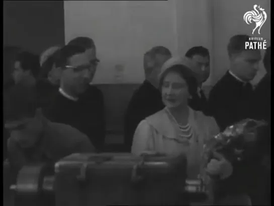 Queen Mother Visits Vatican (1959)