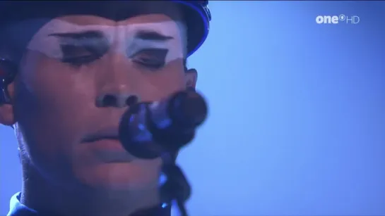 Empire of the Sun - High and Low (The Tonight Show Starring Jimmy Fallon)