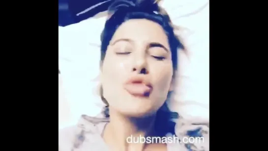 Наргис Факхри  в приложении Dubsmash