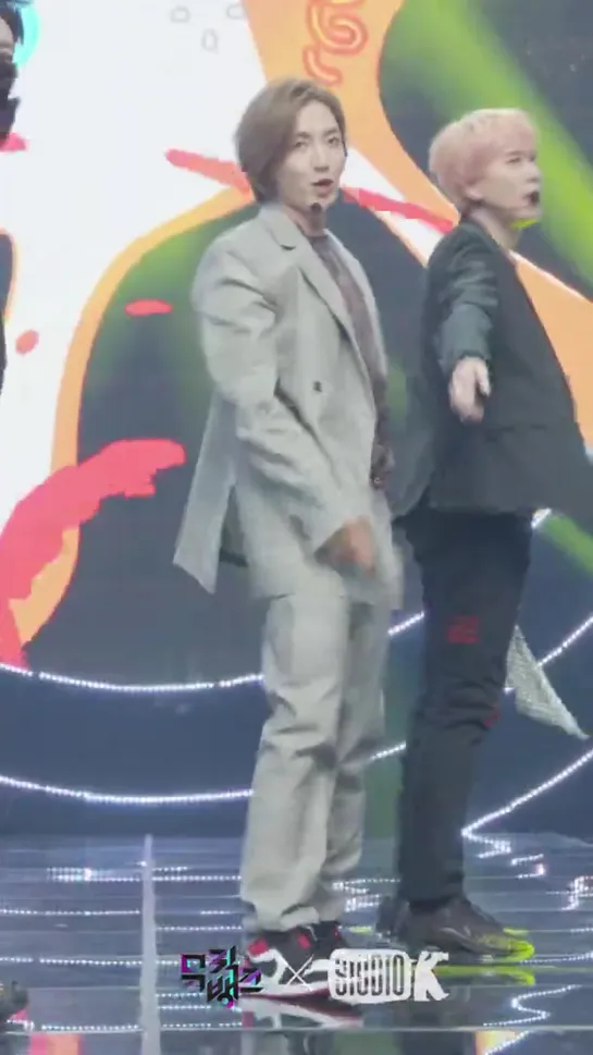 [K-Fancam] 슈퍼주니어 이특 직캠 SUPER Clap (LEE TEUK Fancam) l @MusicBank 191025_Full-HD