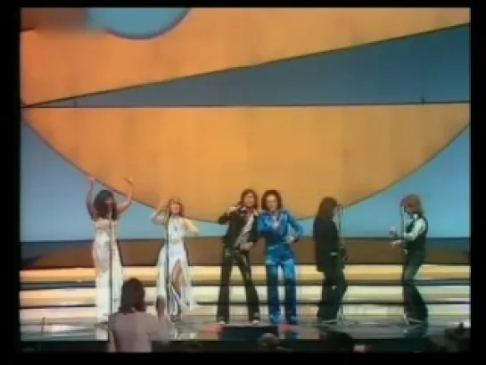 15 | Germany 1976 | Les Humphries Singers – Sing, Sang, Song