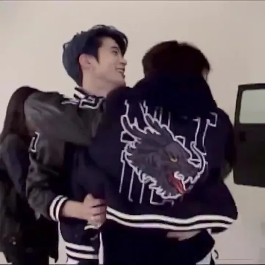 Jaehyun catches Mark 🥺💖