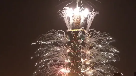 2014 Taipei 101 New Year Fireworks 2014年台北101跨年煙火 Taiwan New Year's Eve NYE