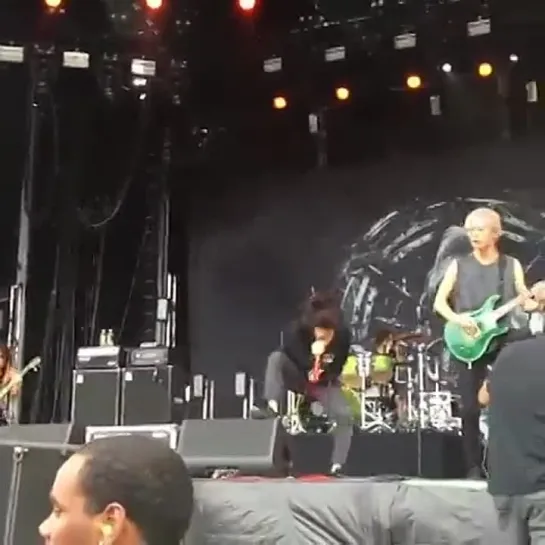 [FanCam] ONE OK ROCK - Mighty Long Fall [Soundwave Festival, Australia 22.02.2015]