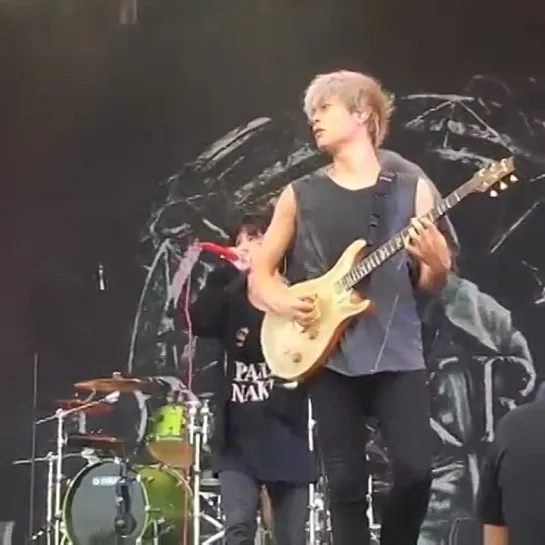 [FanCam] ONE OK ROCK - The Beginning [Soundwave Festival, Australia 22.02.2015]