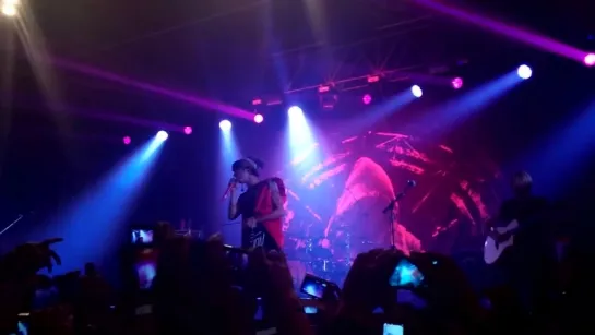 [FanCam] ONE OK ROCK - Wherever You Are [Lima, Peru 04.11.2014]