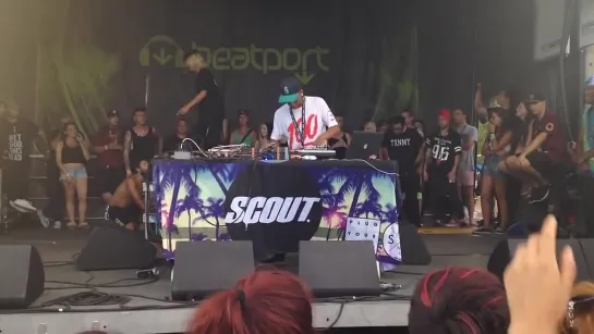 [FanCam] DJ Scout і танці від Рьоти [Vans Warped Tour 2014]