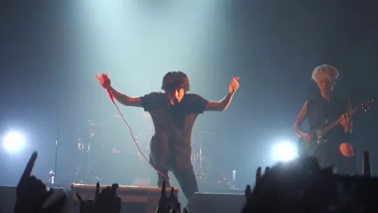 [FanCam] ONE OK ROCK - NO SCARED [France, Paris 02.12.2014]