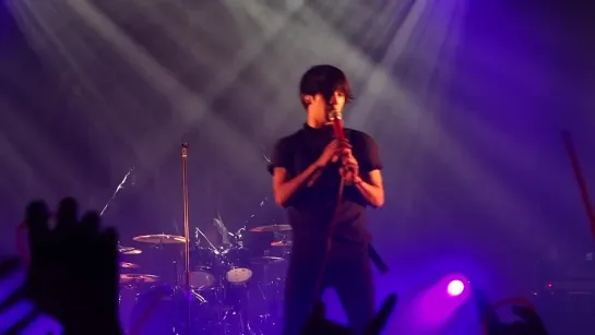 [FanCam] ONE OK ROCK - Be the light [France, Paris 02.12.2014]