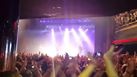 [FanCam] ONE OK ROCK - Stuck In The Middle [Buenos Aires, Argentina 31.10.2014]