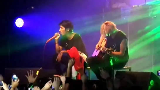 ONE OK ROCK - Wherever you are [Santiago, Chile 29.10.2014]