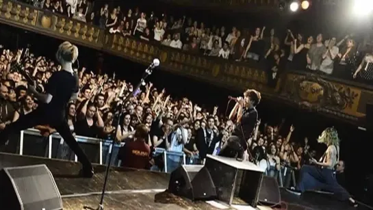 ONE OK ROCK (Paris , France)