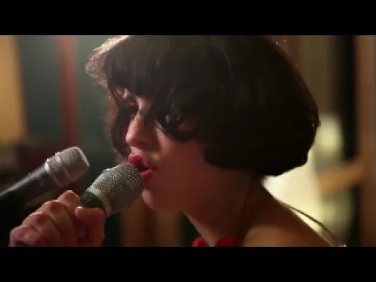 Kimbra - Plain Gold Ring (Nina Simone cover)