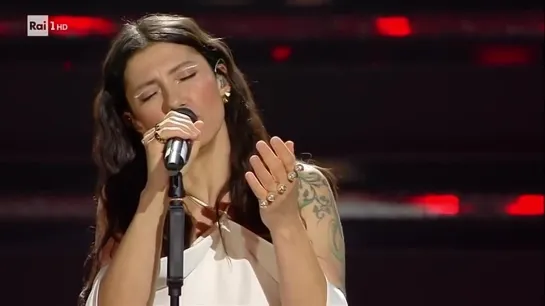 Sanremo 2022 - Elisa canta ‘O forse sei tu’ (Италия)