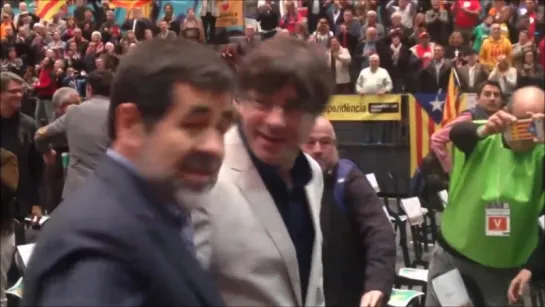 Los golpistas NAZIonalistas puigdemont-forcadell-jordi-sanchez  los payasos de la tele como estan ustedes.....