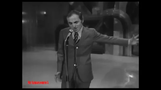 Charles Aznavour chante Les deux guitares 1972