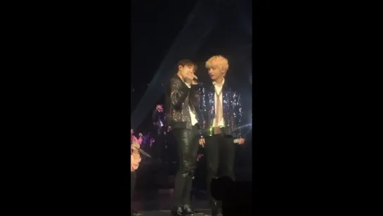 180909 LOVE YOURSELF TOUR in LA DAY 4 | Tae give heart to JK