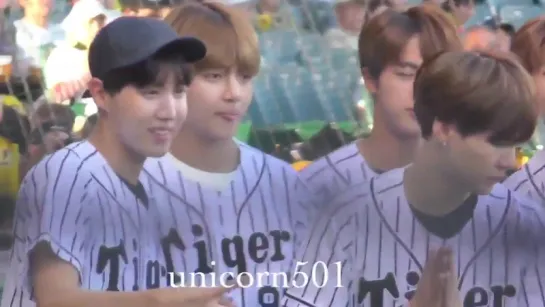 Taekook/Vkook moment | 170602 Taehyung and Jungkook's handshake at baseball match