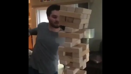 Мастер игры в Jenga 80лвл.